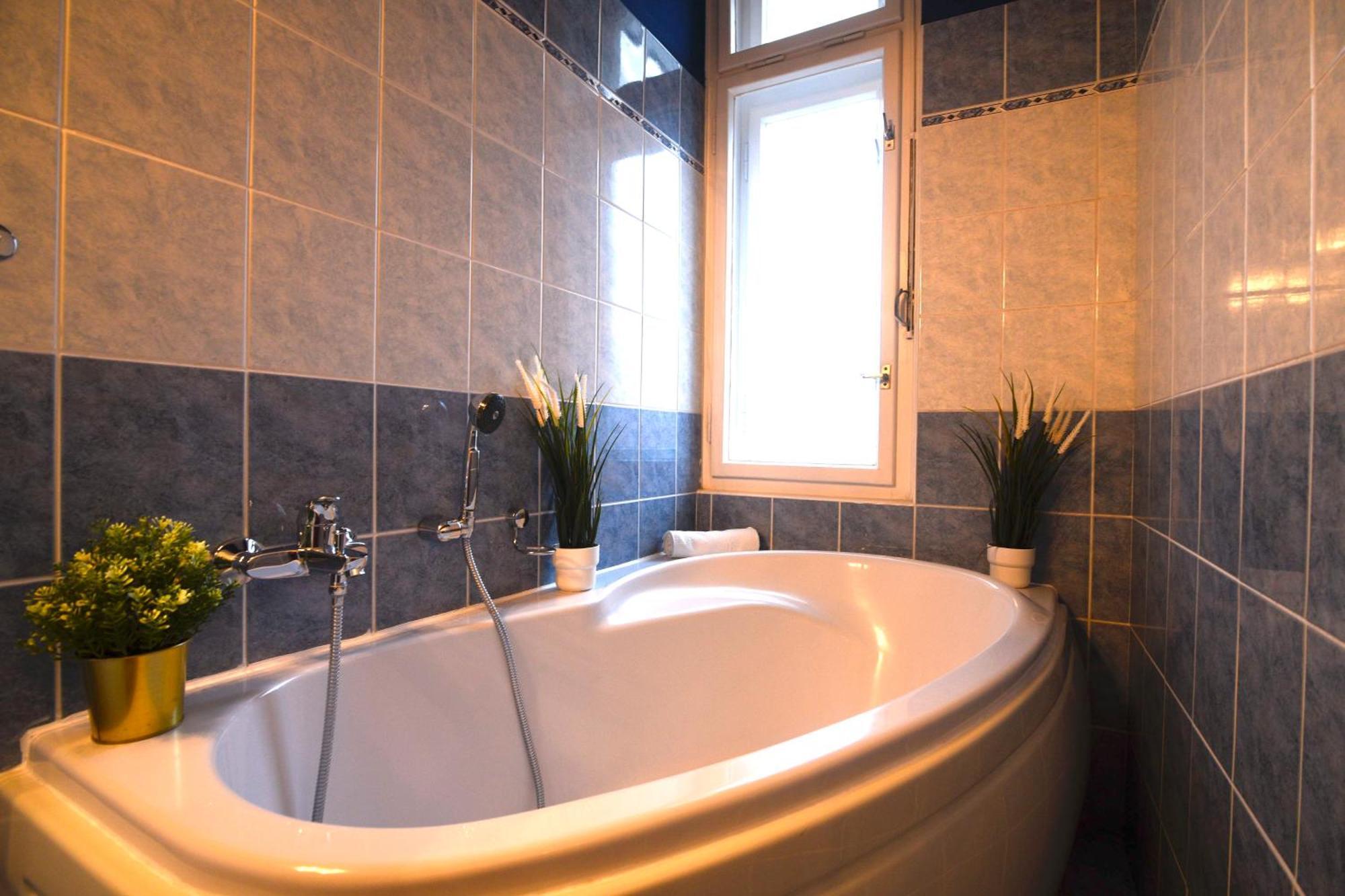 Waterfront River Side Roof Top Apartment - Terrace With City View Praga Exterior foto